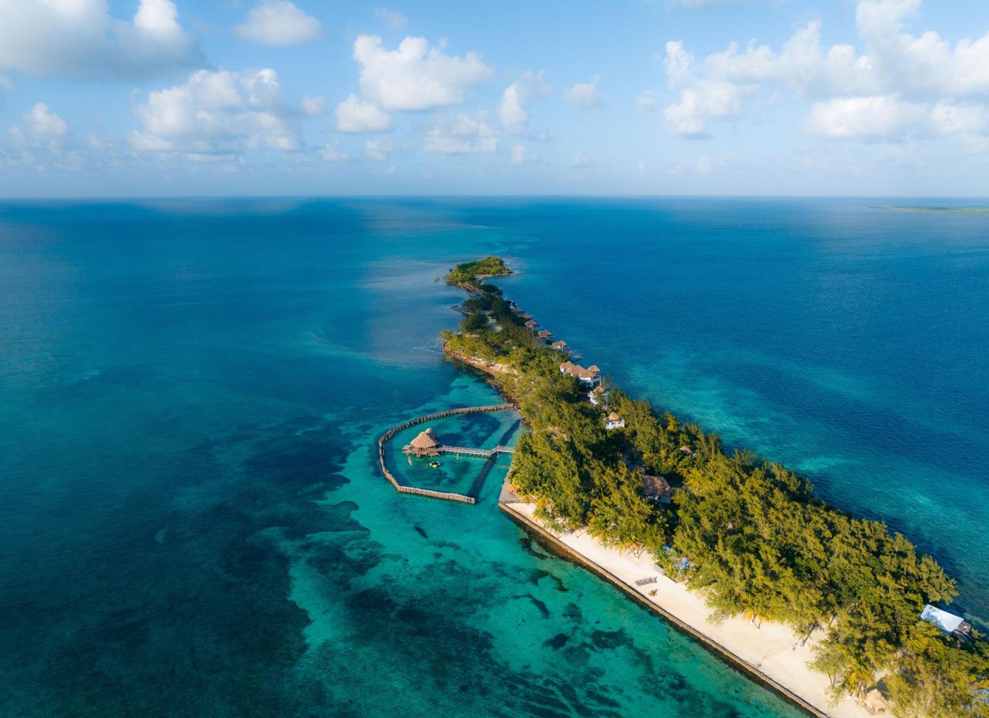 Thatch Caye Resort A Muy'Ono Resort Hopkins Exteriér fotografie