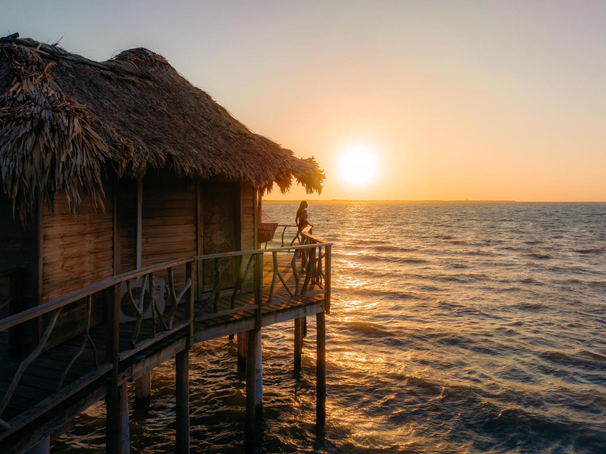 Thatch Caye Resort A Muy'Ono Resort Hopkins Exteriér fotografie