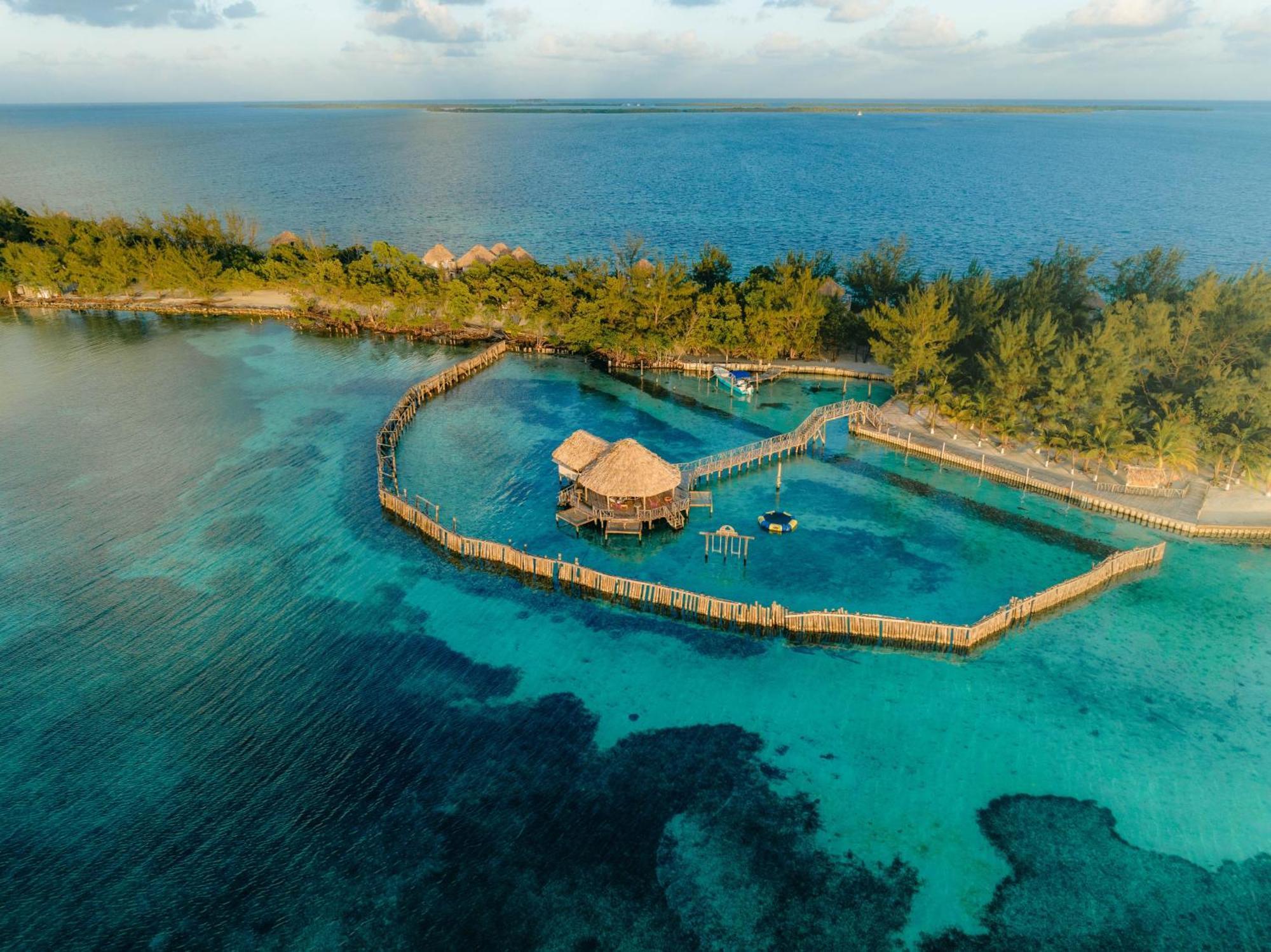 Thatch Caye Resort A Muy'Ono Resort Hopkins Exteriér fotografie
