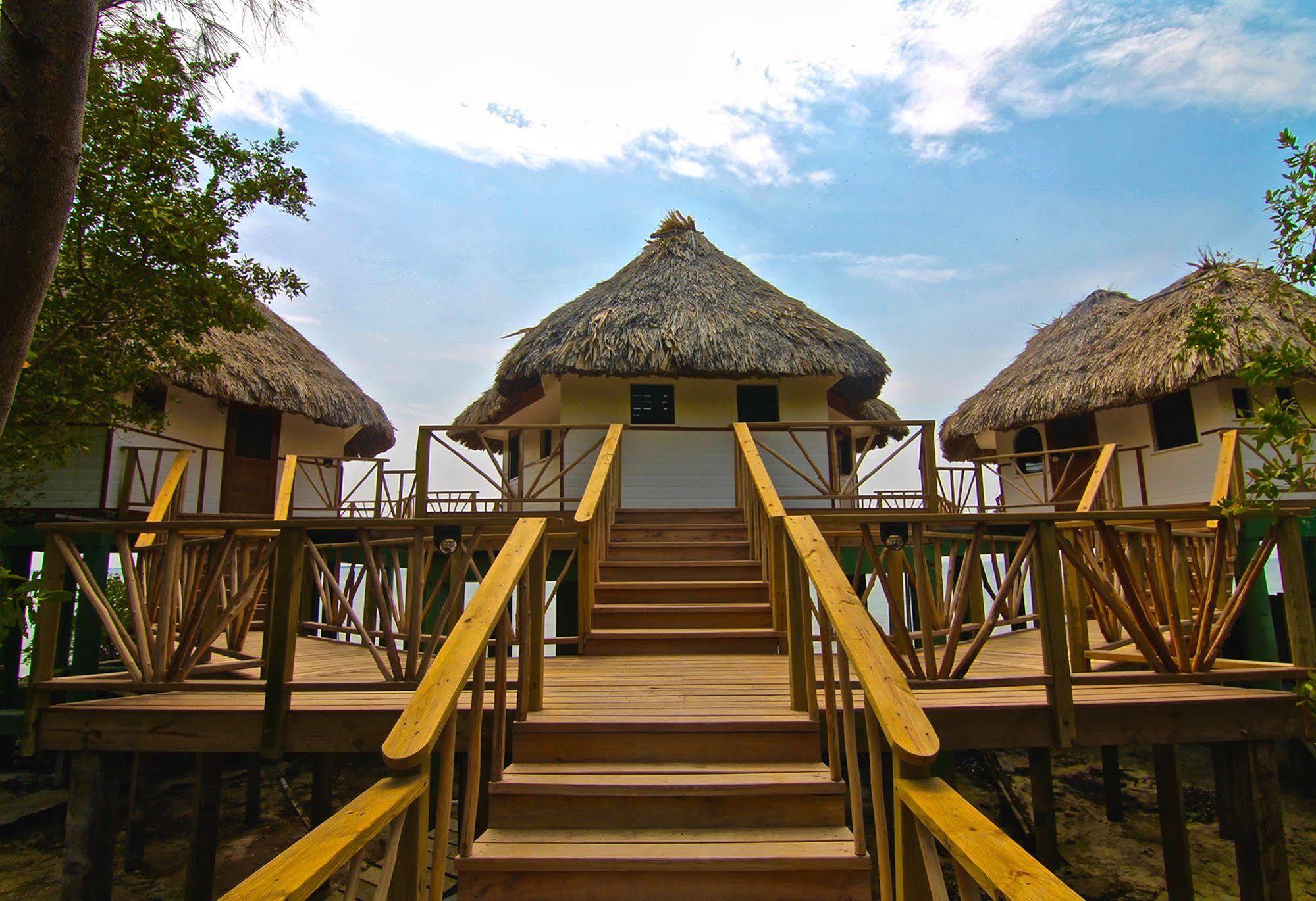 Thatch Caye Resort A Muy'Ono Resort Hopkins Exteriér fotografie